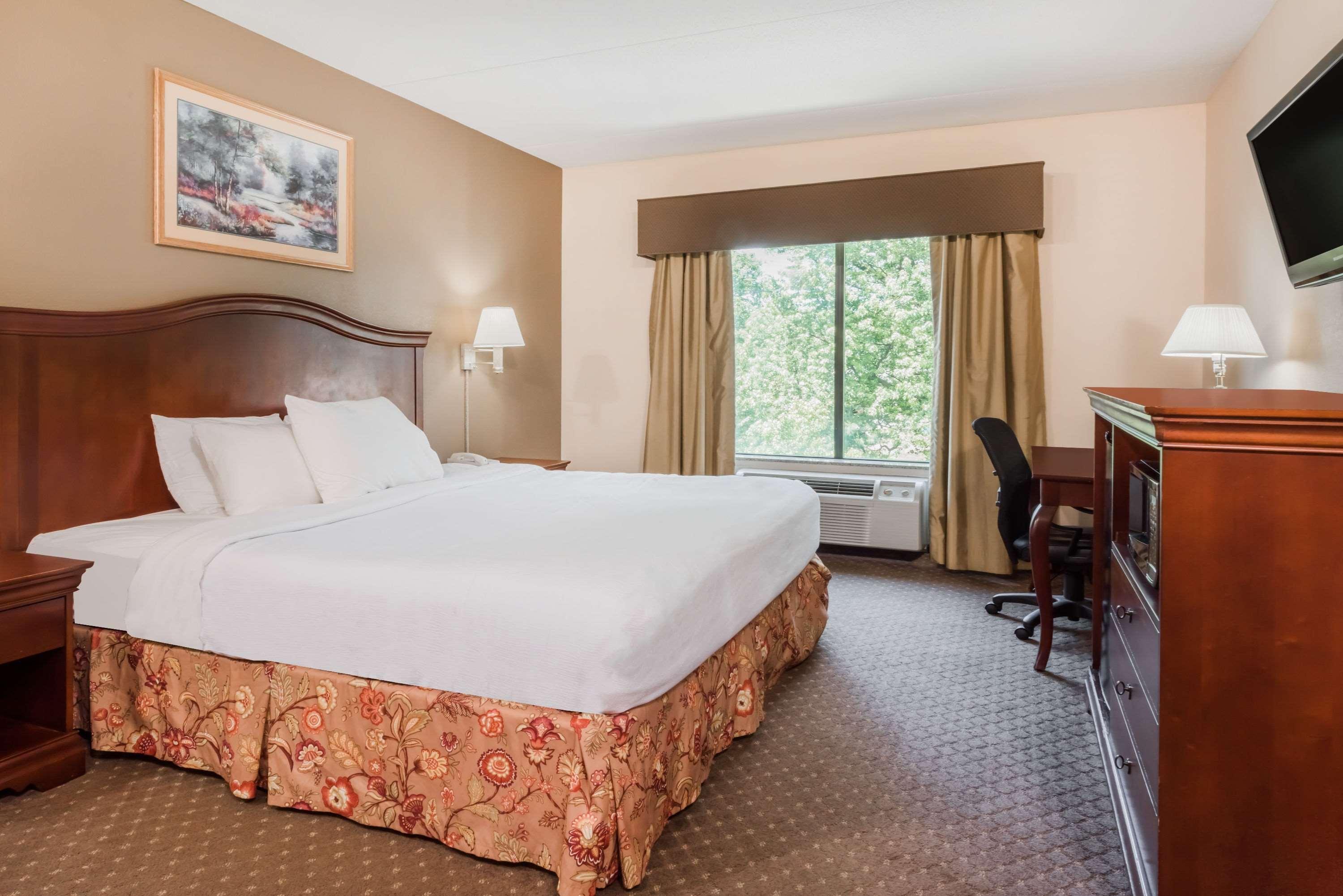 Ramada By Wyndham Harrisburg/Hershey Area Екстер'єр фото