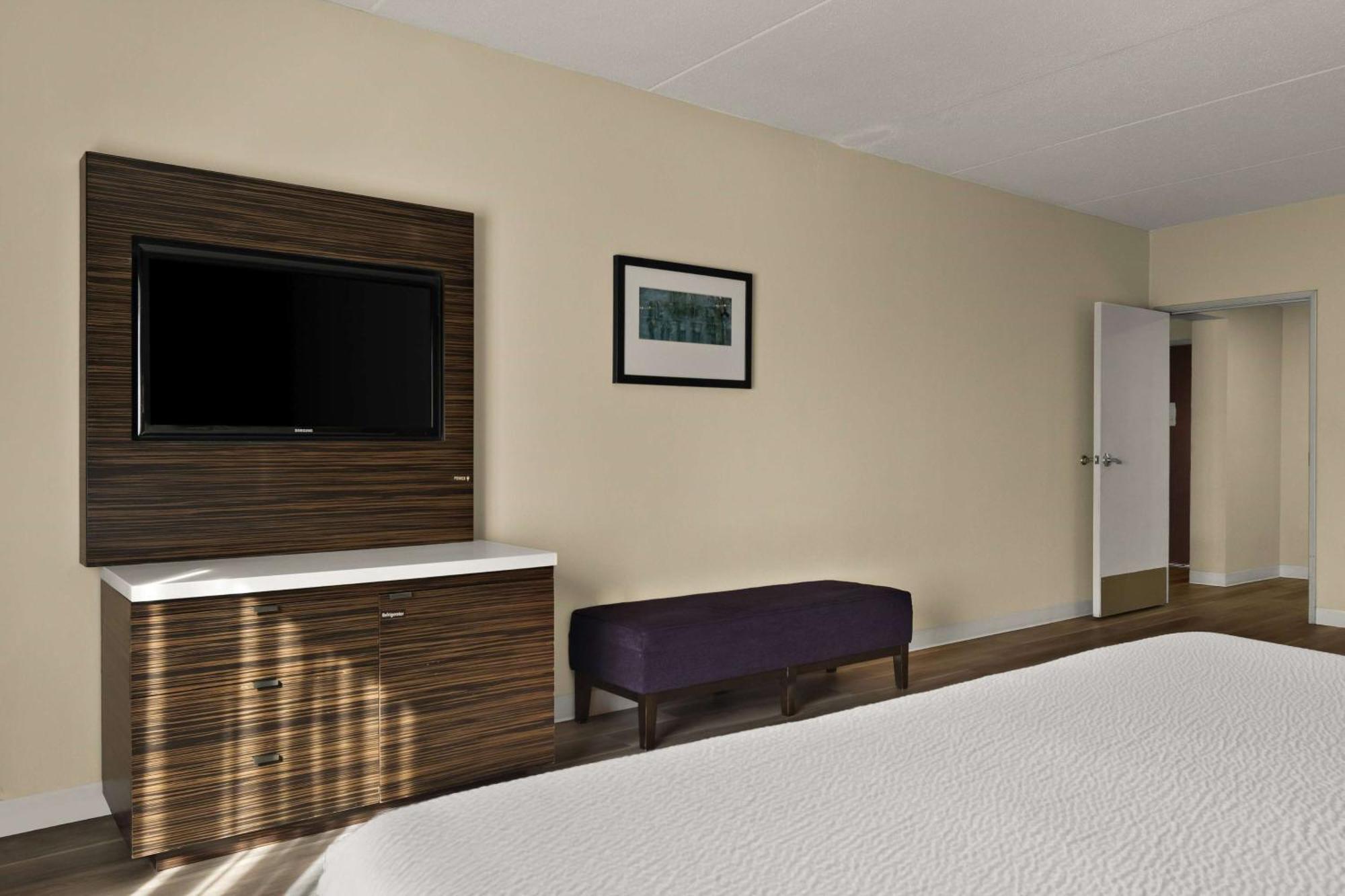 Ramada By Wyndham Harrisburg/Hershey Area Екстер'єр фото