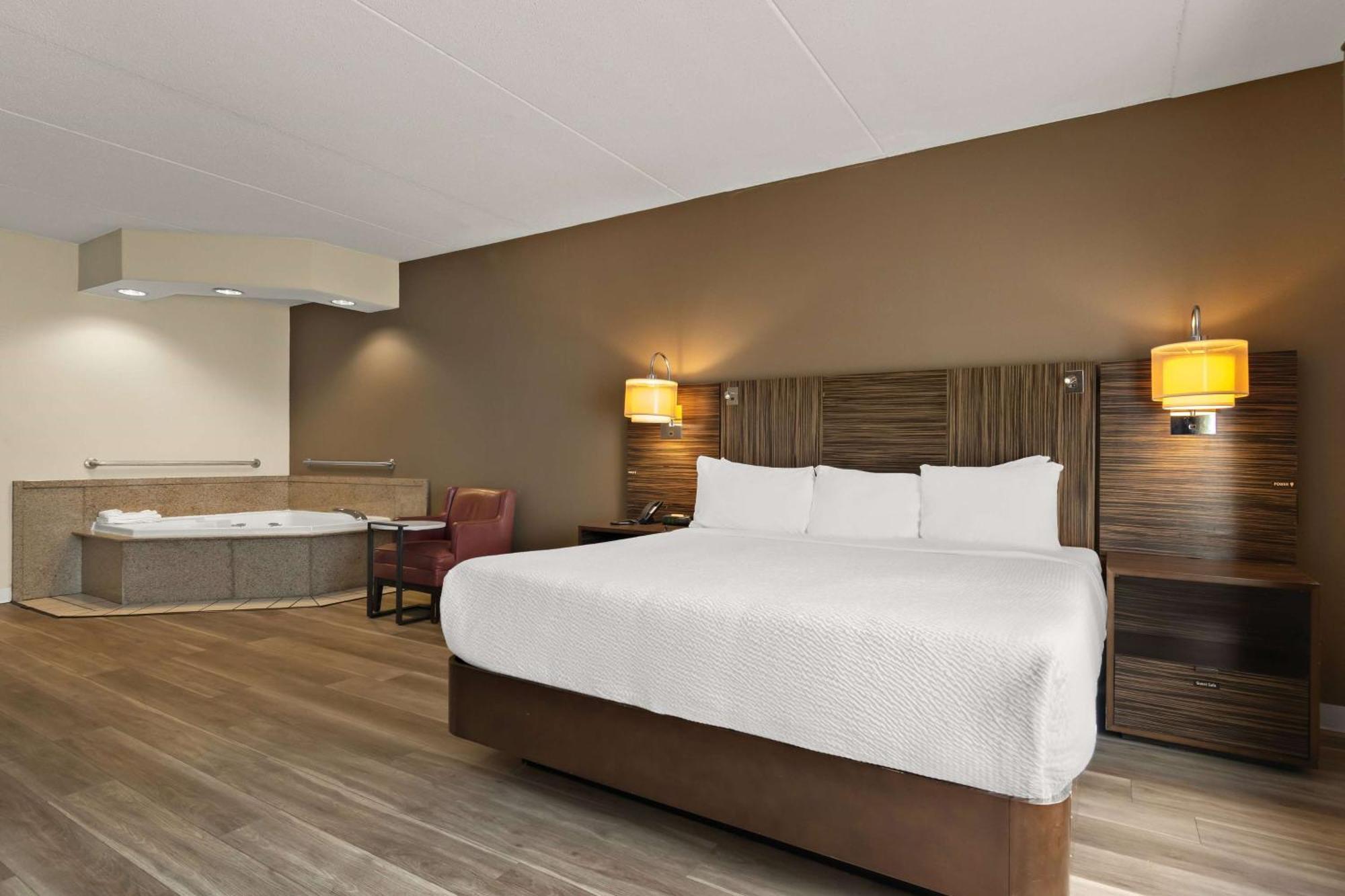 Ramada By Wyndham Harrisburg/Hershey Area Екстер'єр фото
