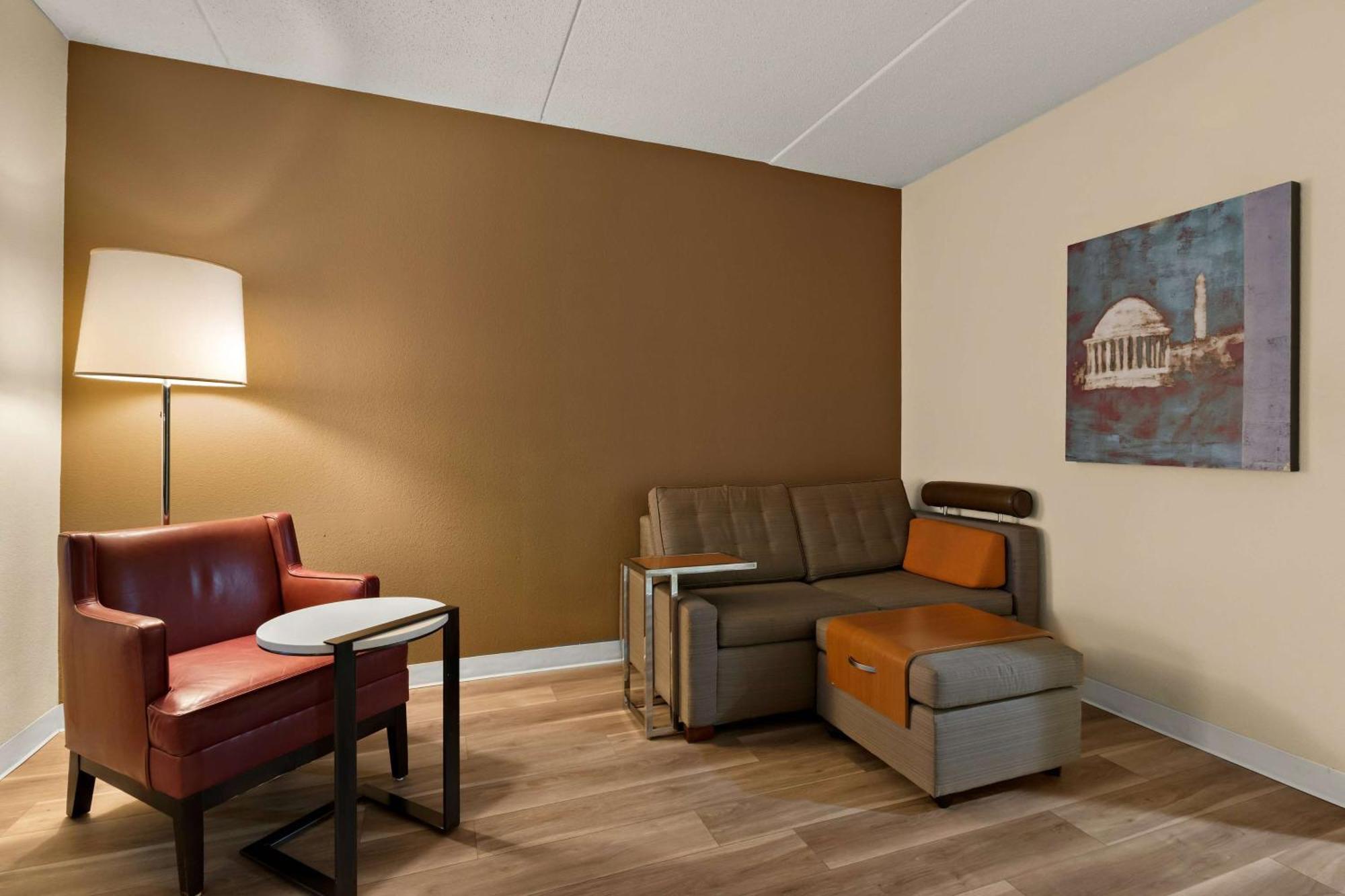 Ramada By Wyndham Harrisburg/Hershey Area Екстер'єр фото