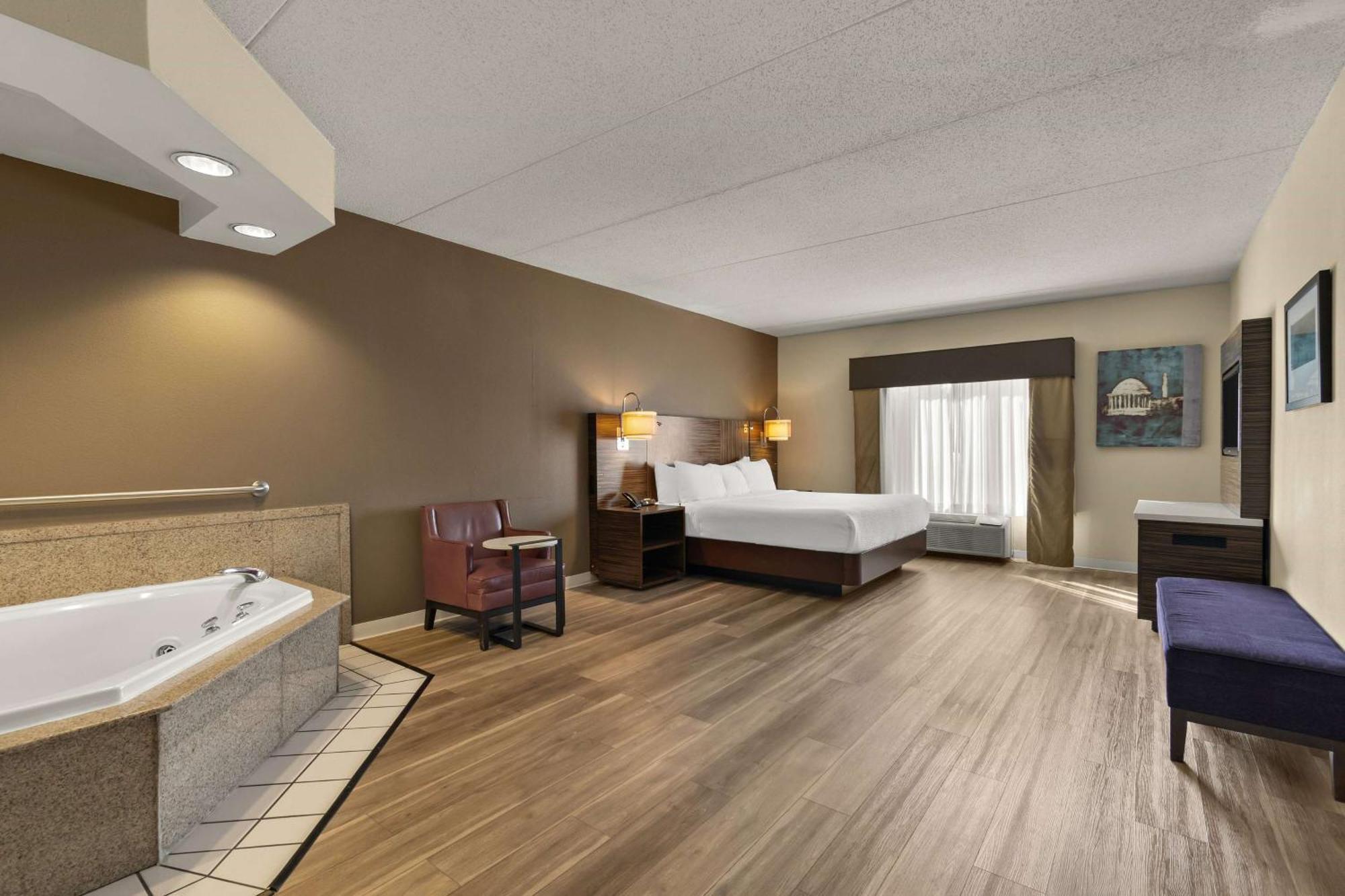 Ramada By Wyndham Harrisburg/Hershey Area Екстер'єр фото