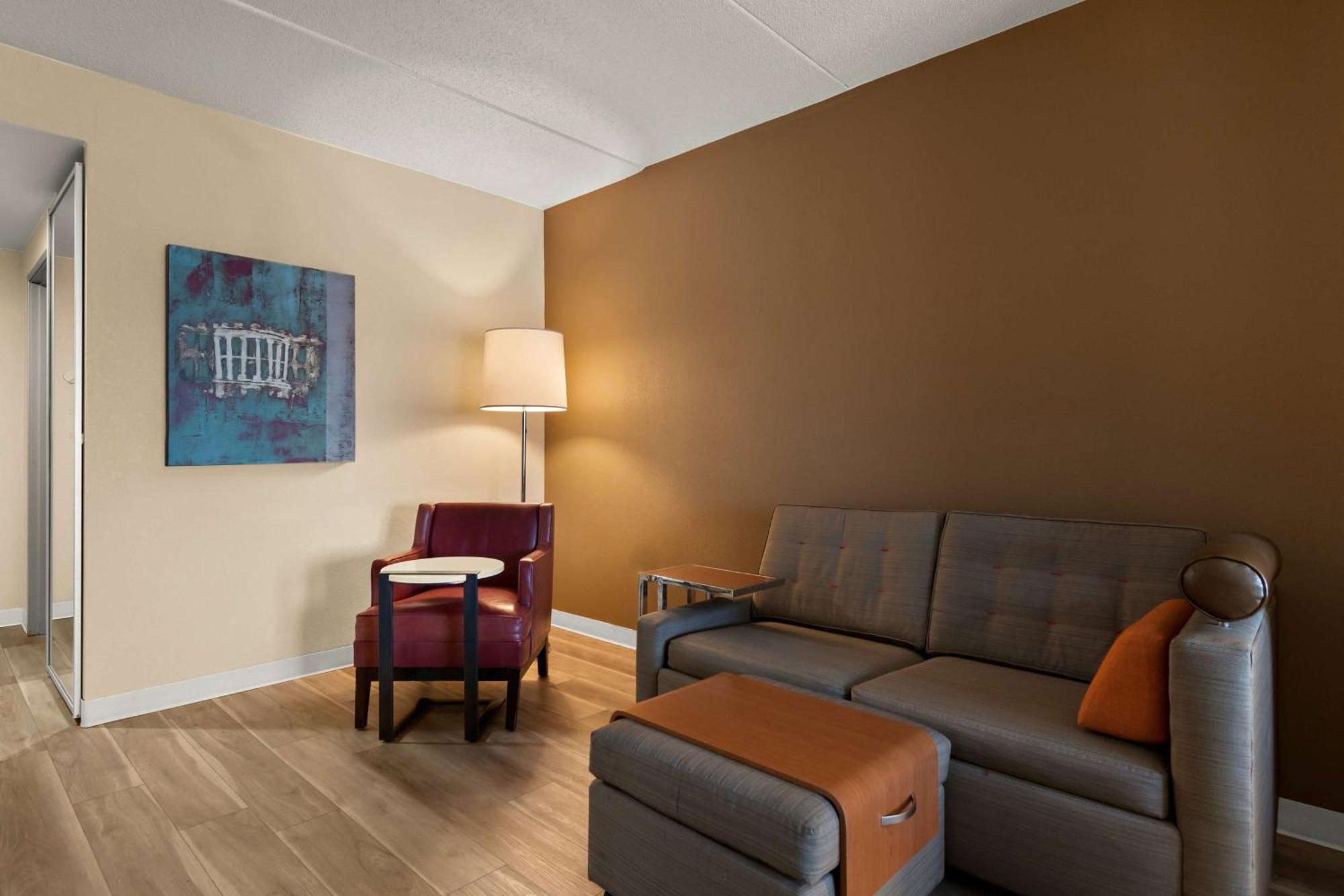 Ramada By Wyndham Harrisburg/Hershey Area Екстер'єр фото