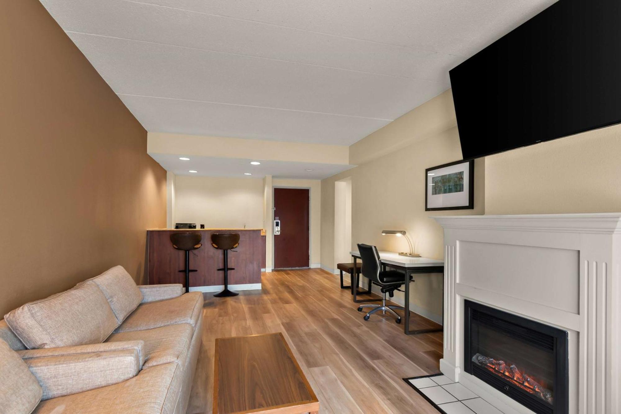 Ramada By Wyndham Harrisburg/Hershey Area Екстер'єр фото
