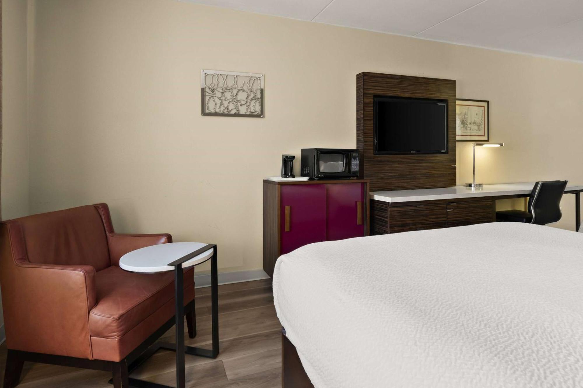 Ramada By Wyndham Harrisburg/Hershey Area Екстер'єр фото