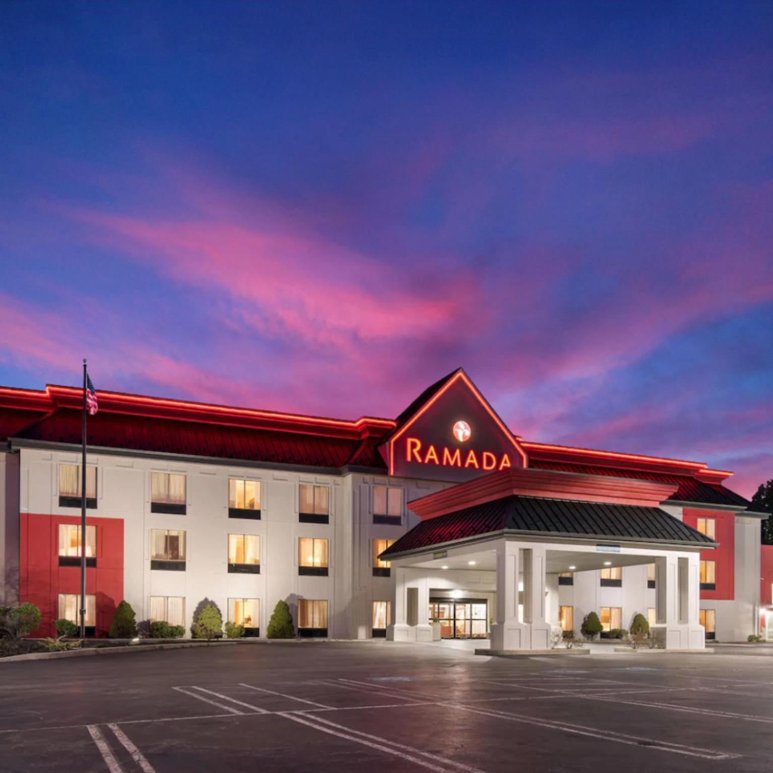 Ramada By Wyndham Harrisburg/Hershey Area Екстер'єр фото